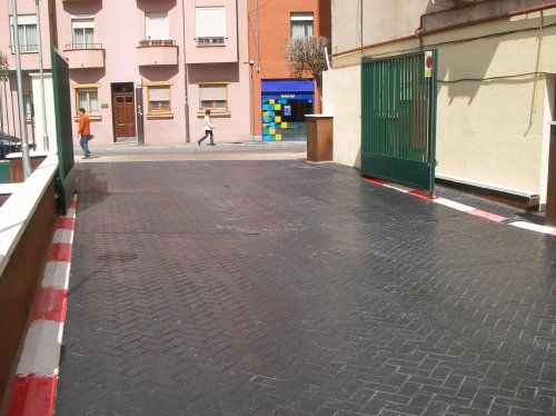 Disponemos de amplias plazas de garaje ubicadas en el centro de Valladolid, al lado de una de las zonas más comerciales y céntricas de la ciudad como es la C/ Mantería